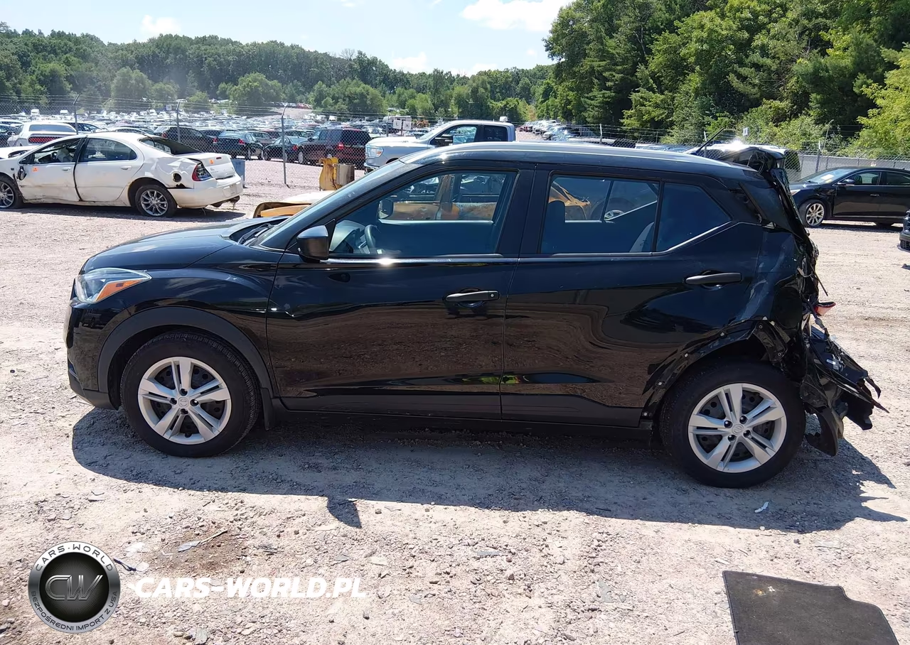 2018 Nissan Kicks S VIN:3N1CP5CUXJL518175 - 15