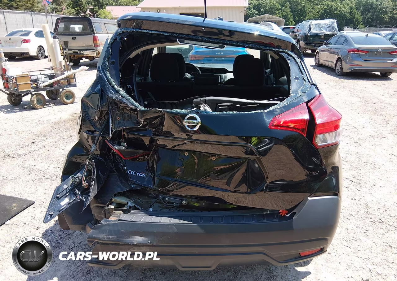 2018 Nissan Kicks S VIN:3N1CP5CUXJL518175 - 17