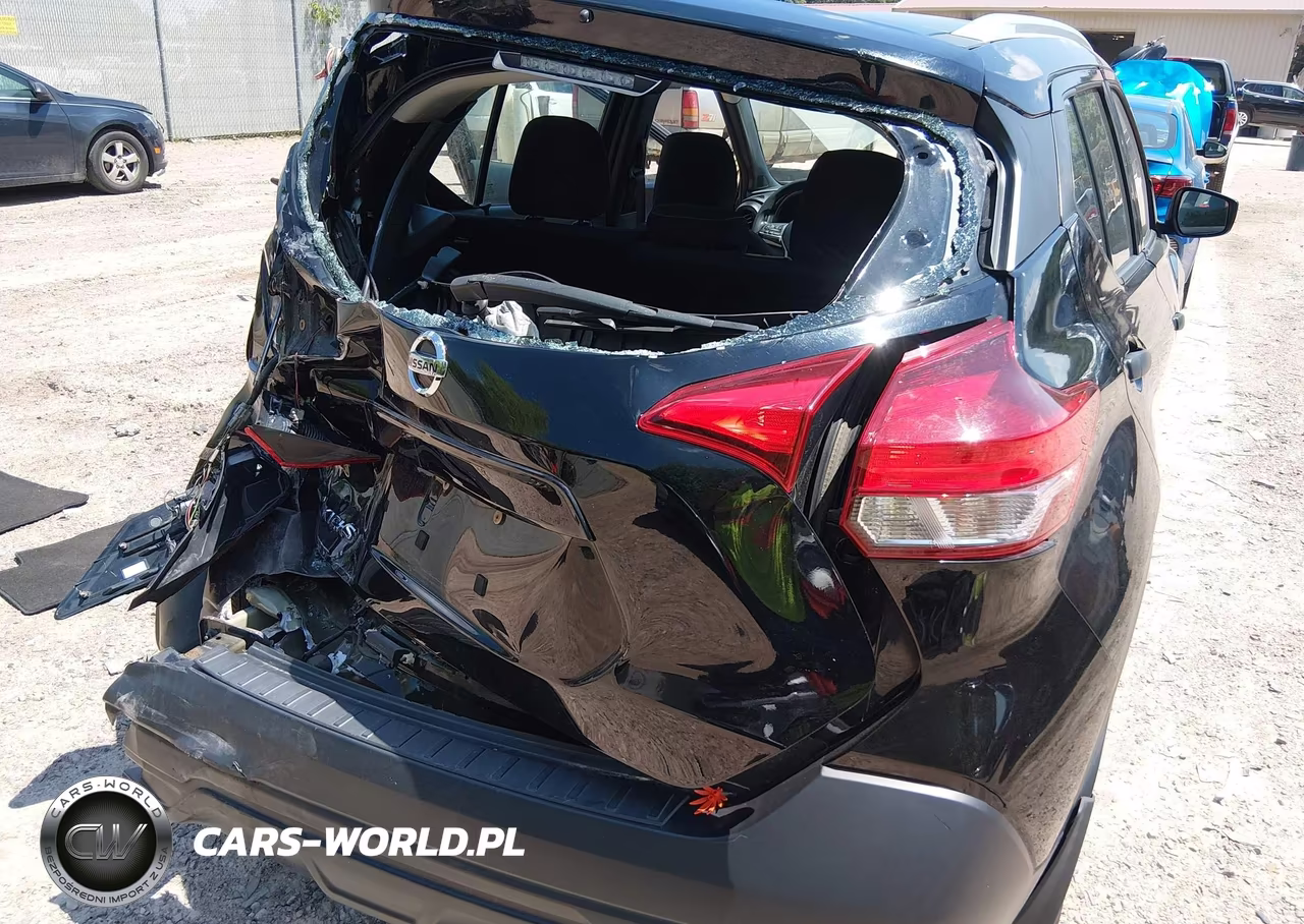 2018 Nissan Kicks S VIN:3N1CP5CUXJL518175 - 6
