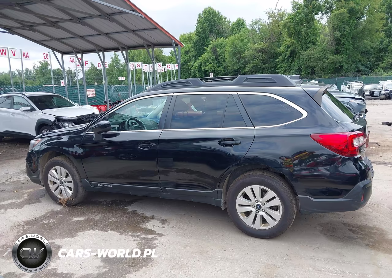 2018 Subaru Outback 2.5I Premium VIN:4S4BSACC5J3228537 - 14