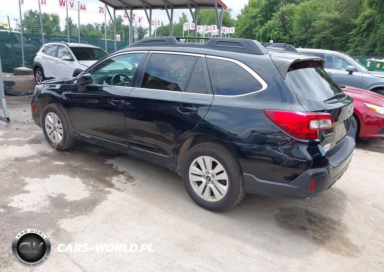 2018 Subaru Outback 2.5I Premium VIN:4S4BSACC5J3228537 - 3