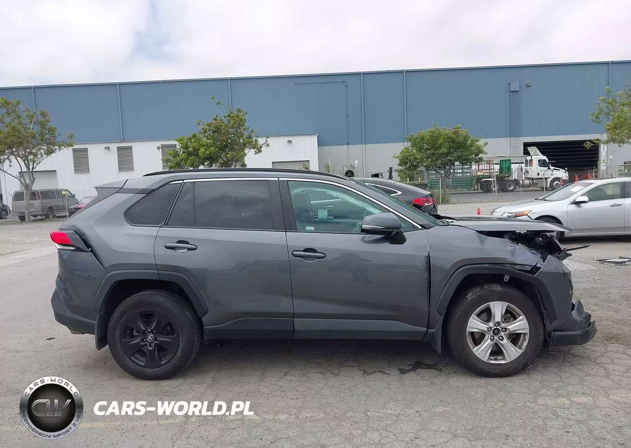 2021 Toyota Rav4 Xle VIN:2T3P1RFV1MC168378 - 13
