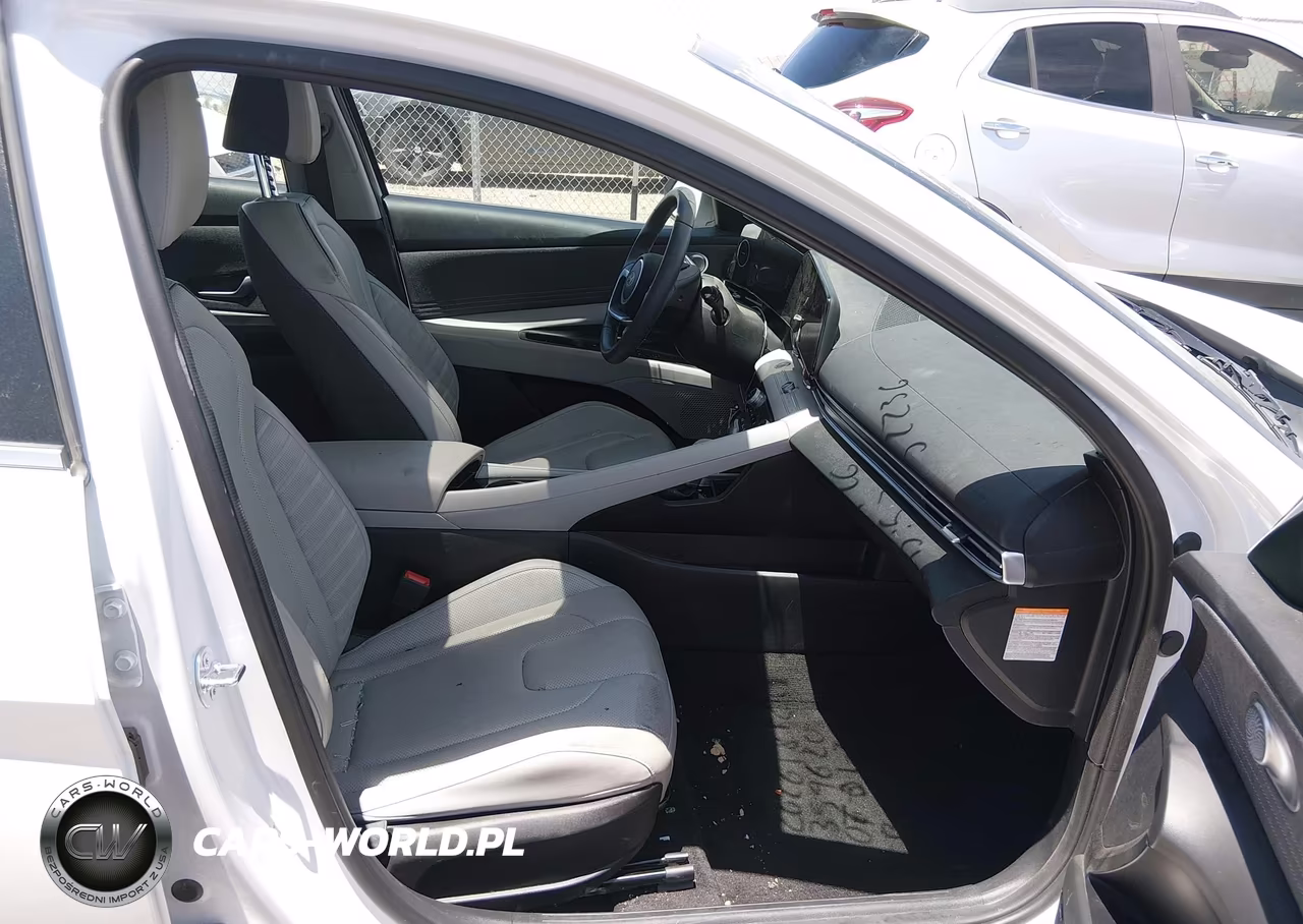 2025 Hyundai Elantra Hybrid Limited VIN:KMHLN4DJ3SU163208 - 5