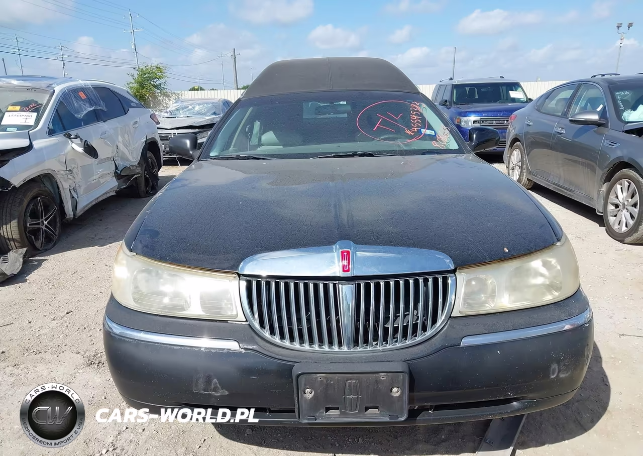 2000 Lincoln Town Car Executive VIN:1LJFM81W6YY808685 - 12