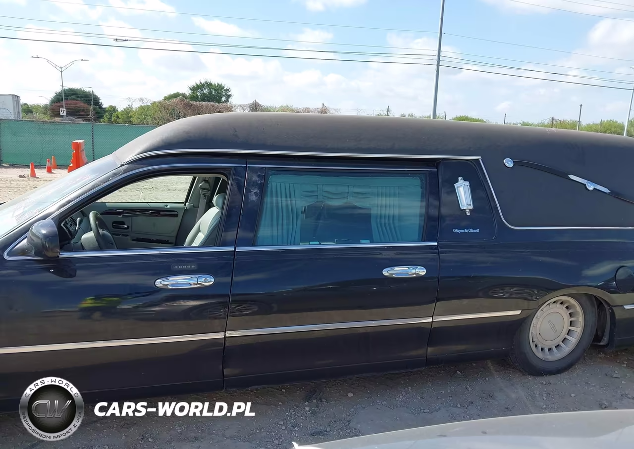 2000 Lincoln Town Car Executive VIN:1LJFM81W6YY808685 - 14