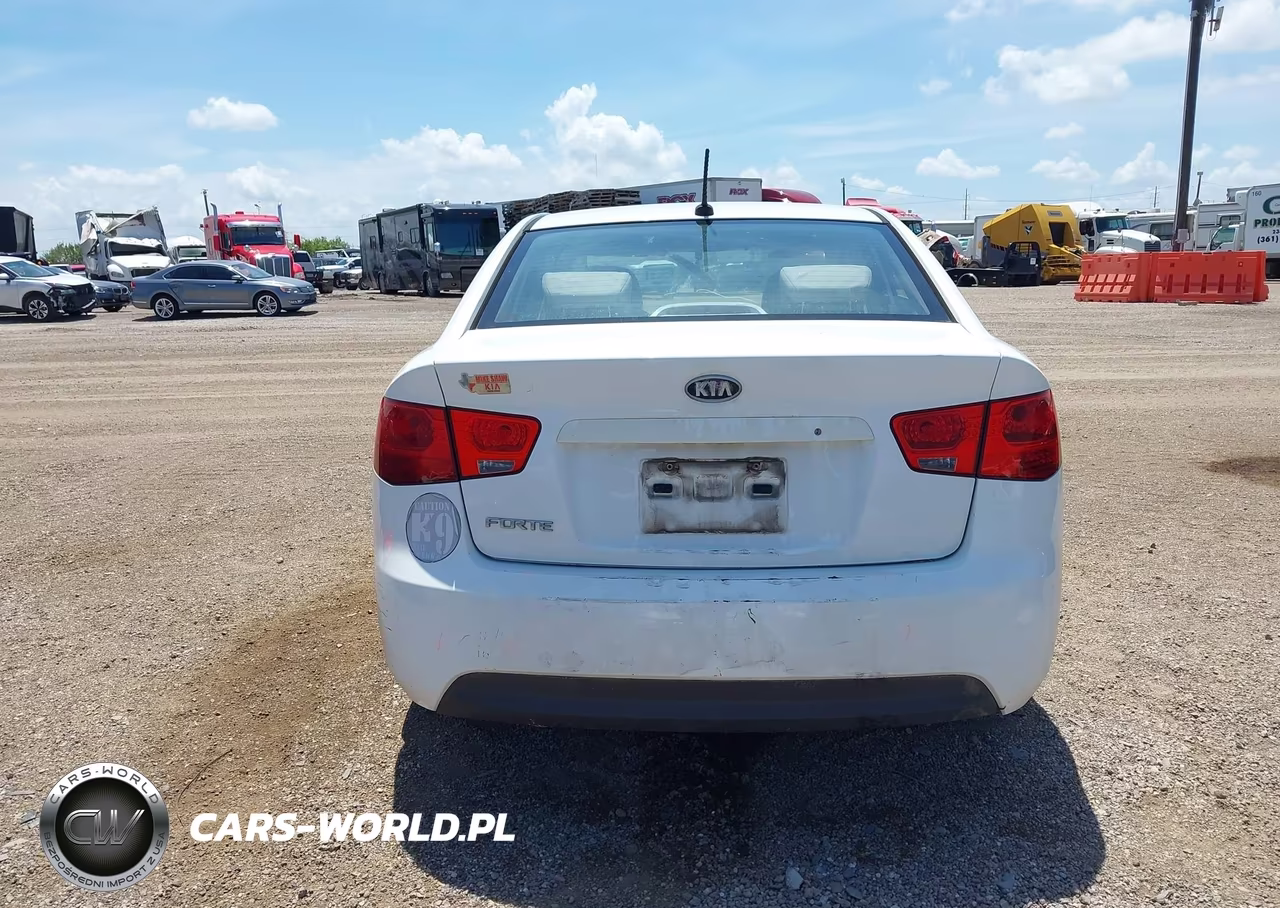 2010 Kia Forte Lx VIN:KNAFT4A26A5078681 - 16