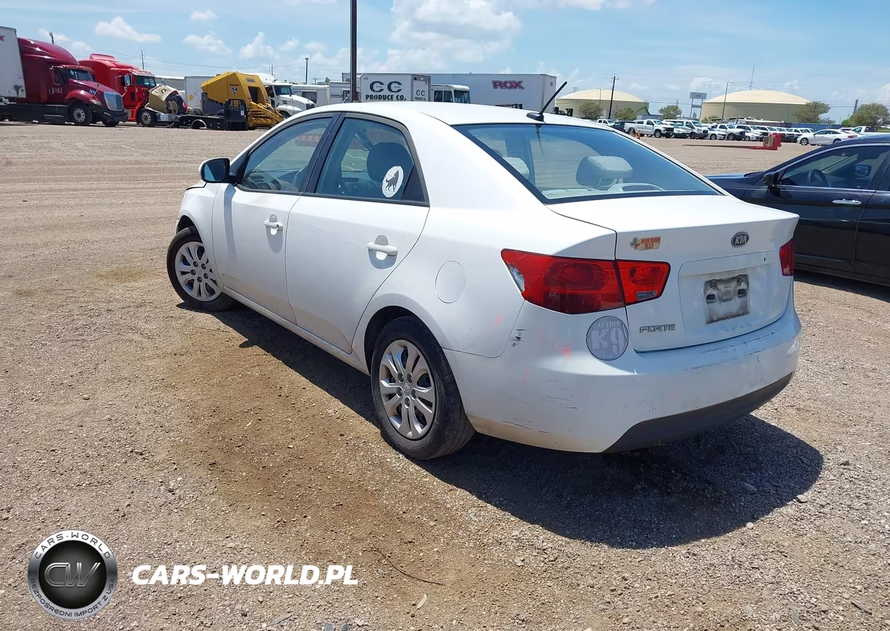 2010 Kia Forte Lx VIN:KNAFT4A26A5078681 - 3