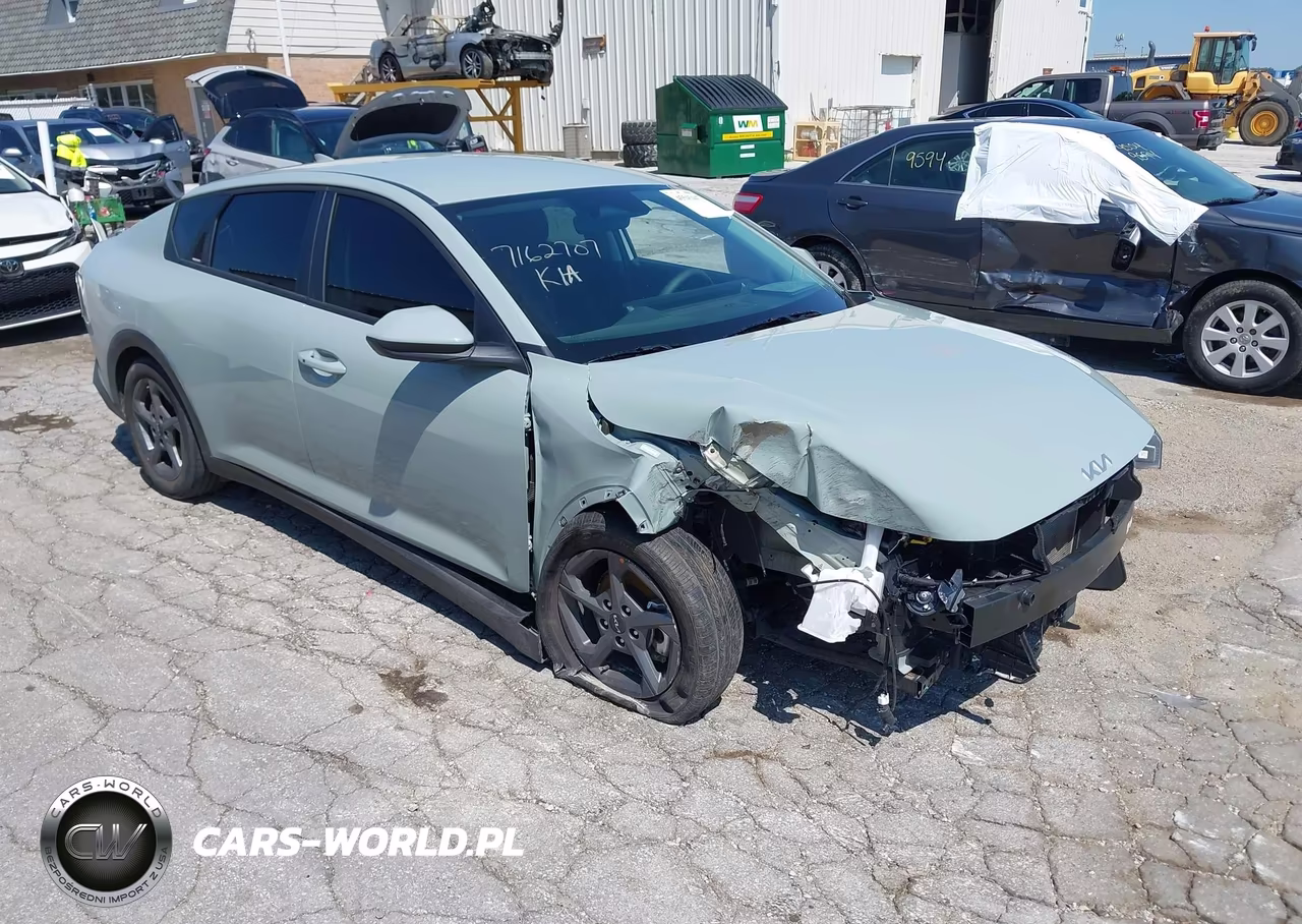 2026 Kia K4 Lxs – zdjęcie 1 z 16