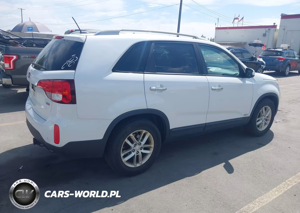2014 Kia Sorento Lx V6 VIN:5XYKTDA74EG480872 - 4