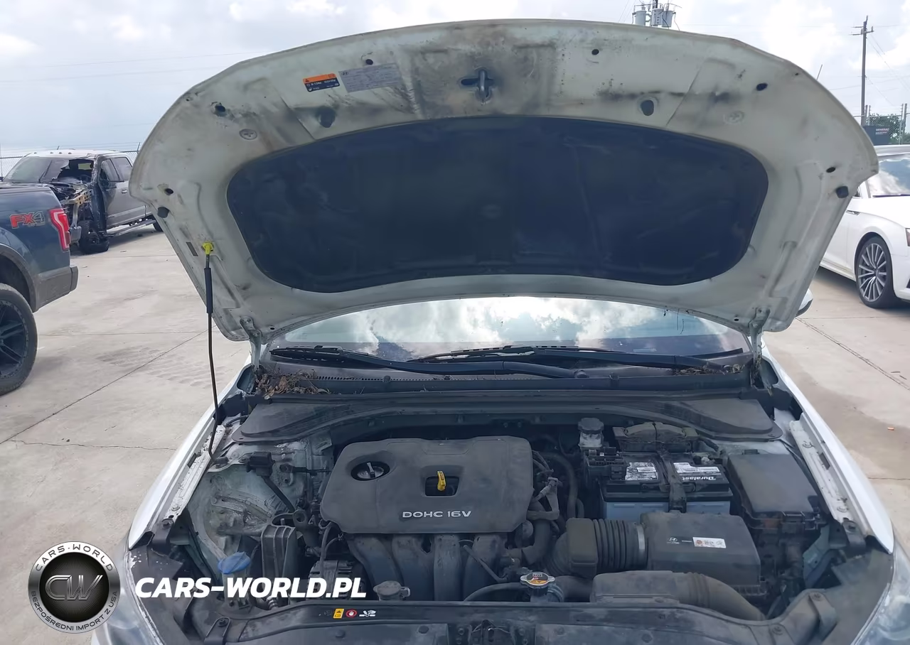2017 Hyundai Elantra Se VIN:5NPD84LF5HH038355 - 10
