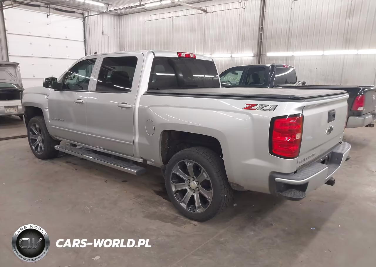 2018 Chevrolet Silverado 1500 2Lt VIN:3GCUKREC2JG182428 - 3
