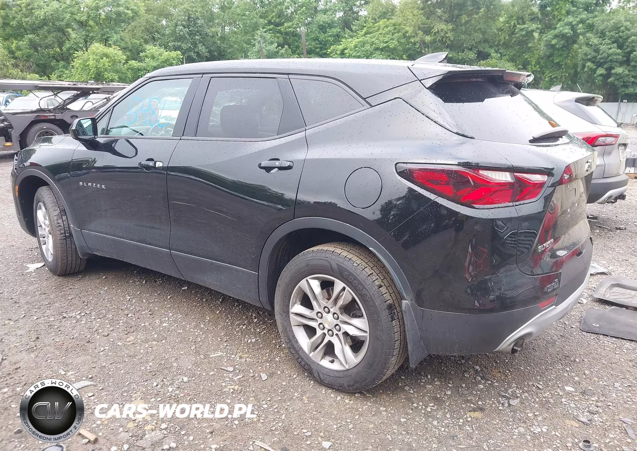 2019 Chevrolet Blazer VIN:3GNKBBRA1KS646337 - 3