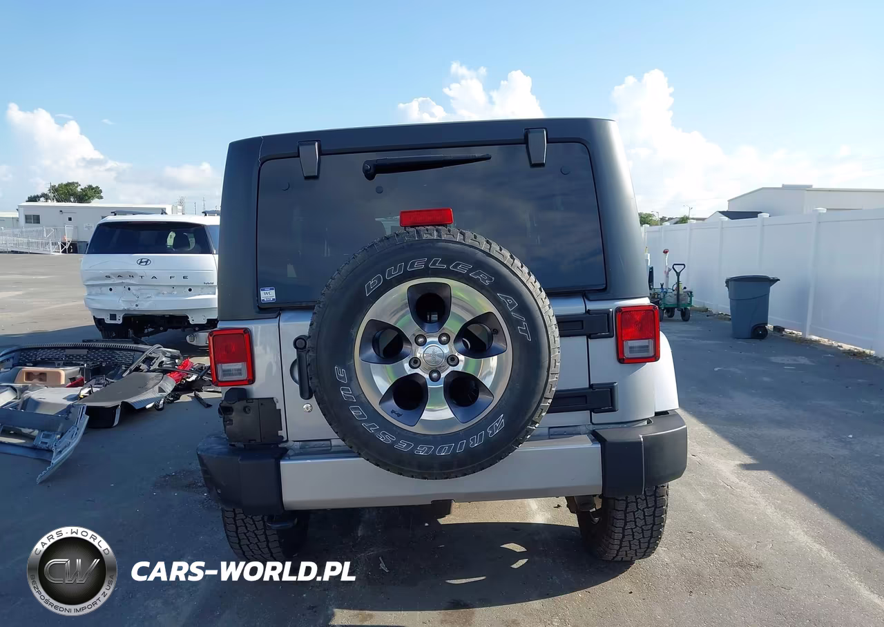 2016 Jeep Wrangler Unlimited Sahara VIN:1C4HJWEG6GL294425 - 17