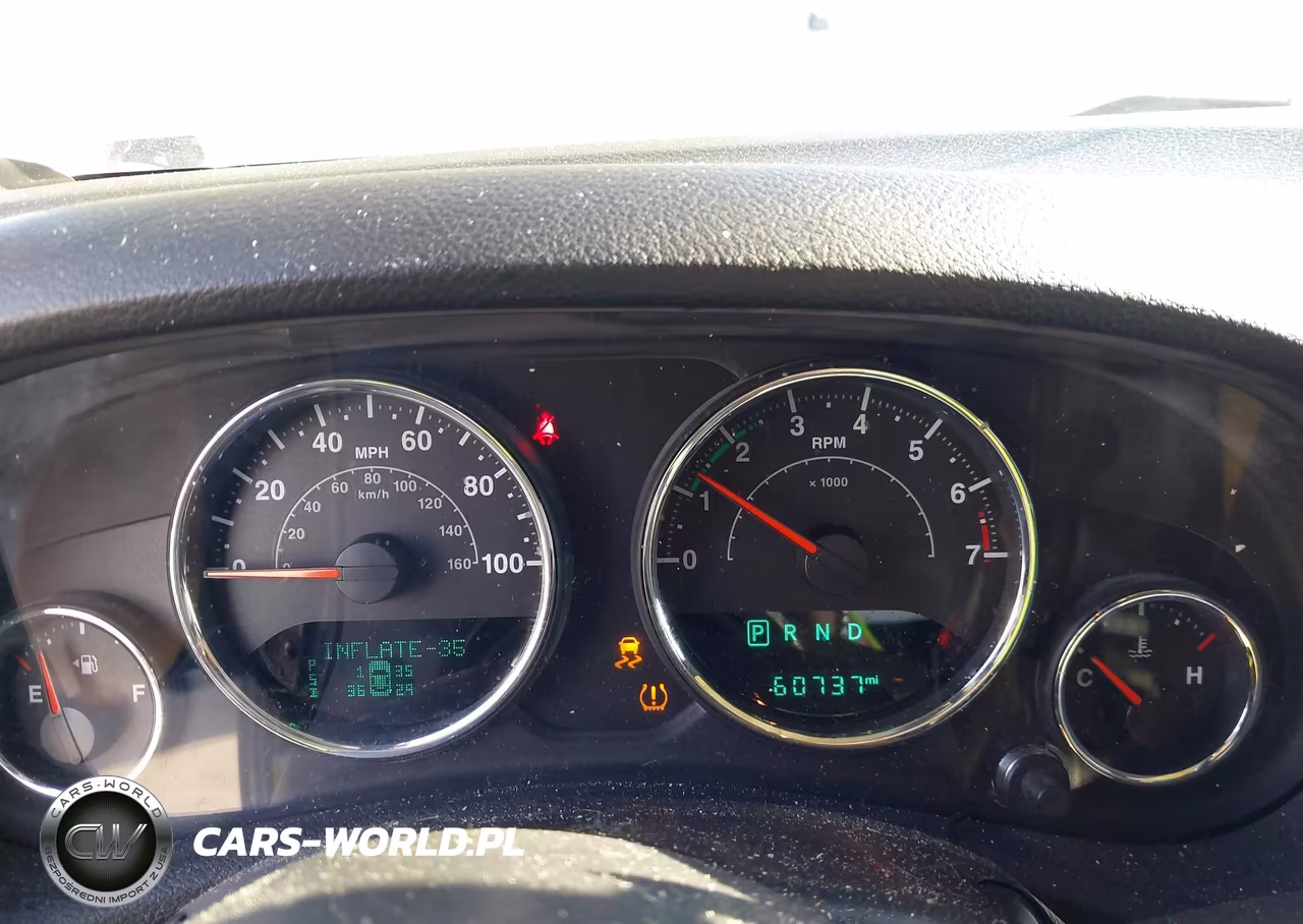 2016 Jeep Wrangler Unlimited Sahara VIN:1C4HJWEG6GL294425 - 7