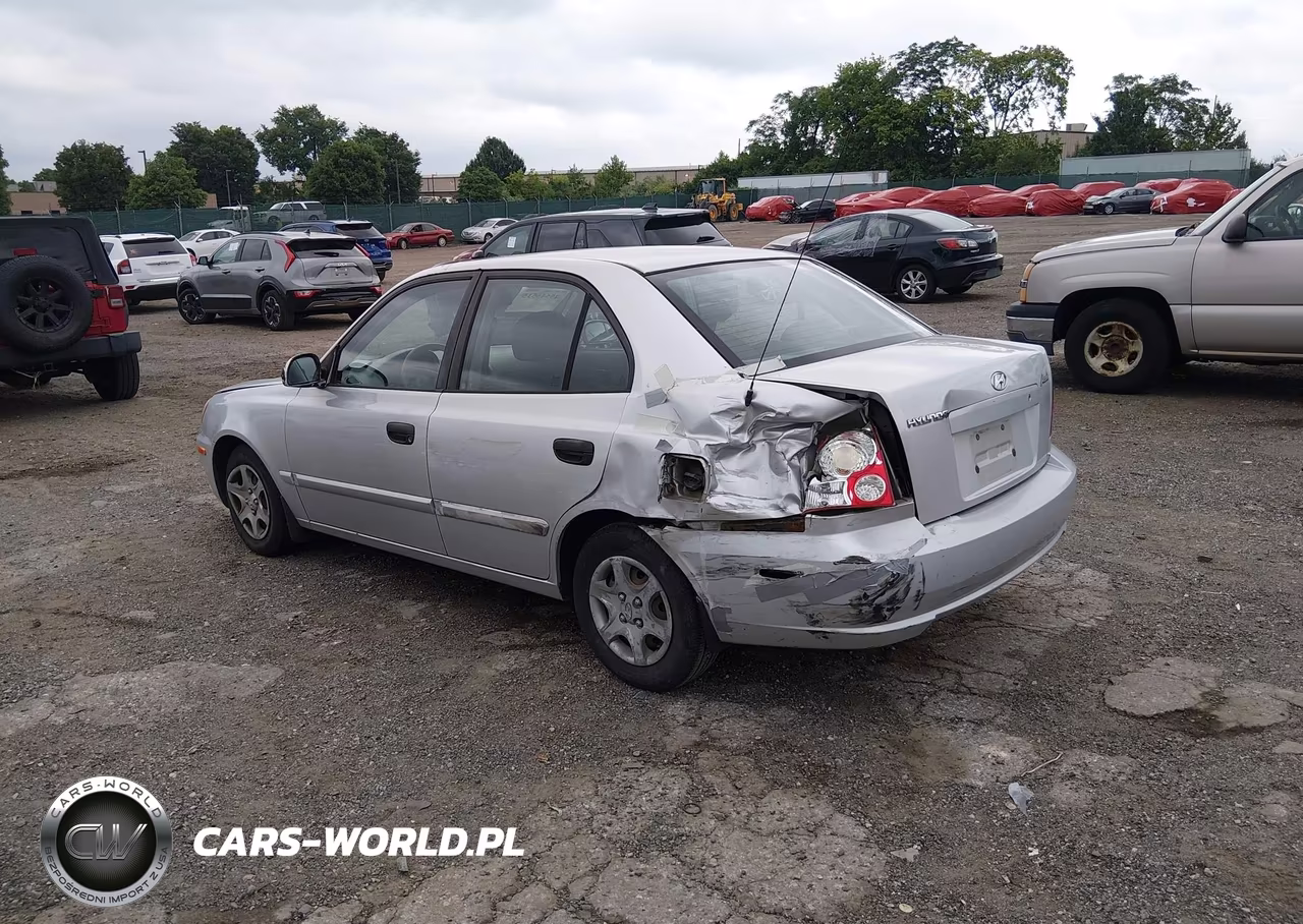 2005 Hyundai Accent Gls VIN:KMHCG45CX5U592862 - 3