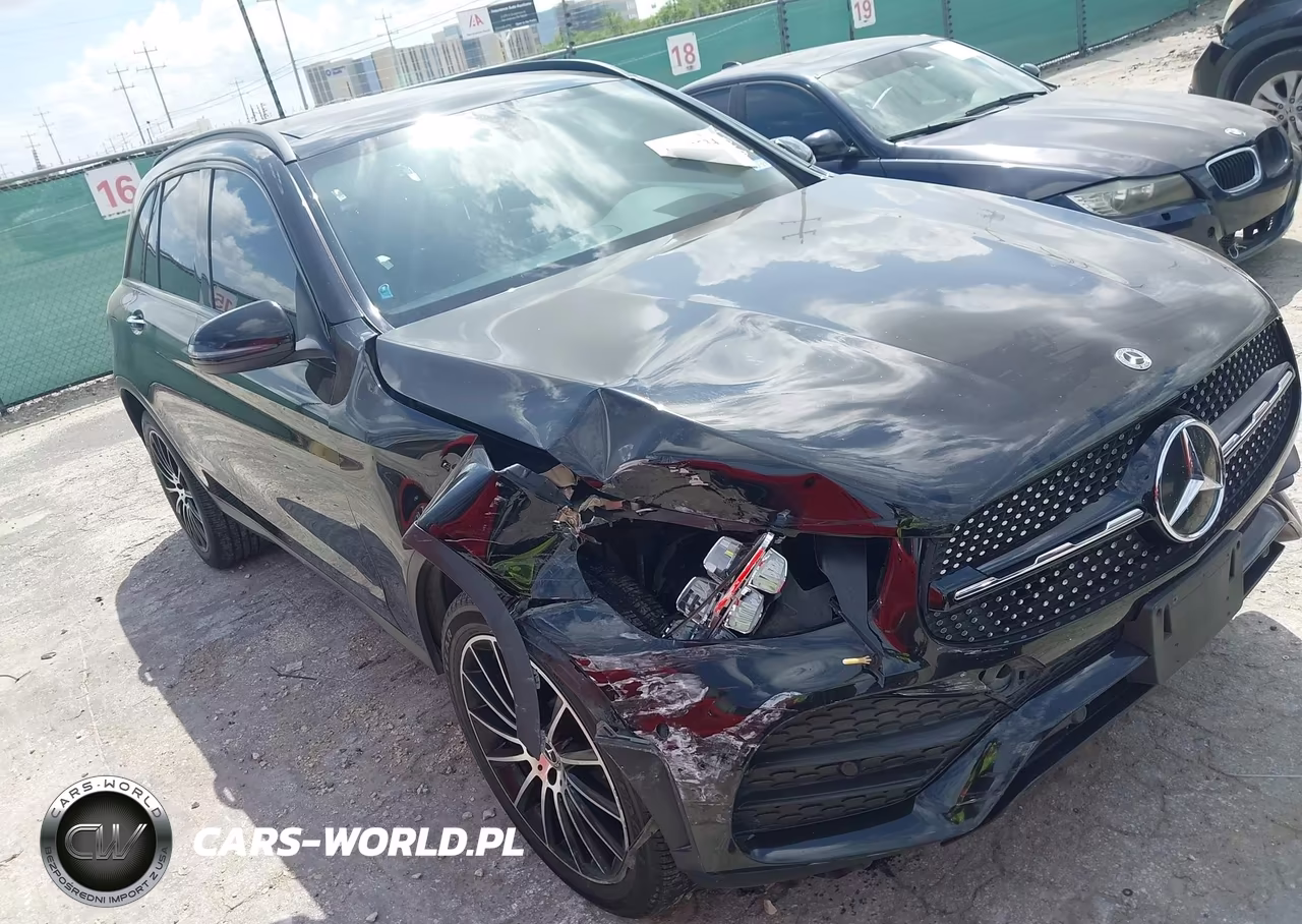 2021 Mercedes-Benz Glc 300 Suv – zdjęcie 1 z 17