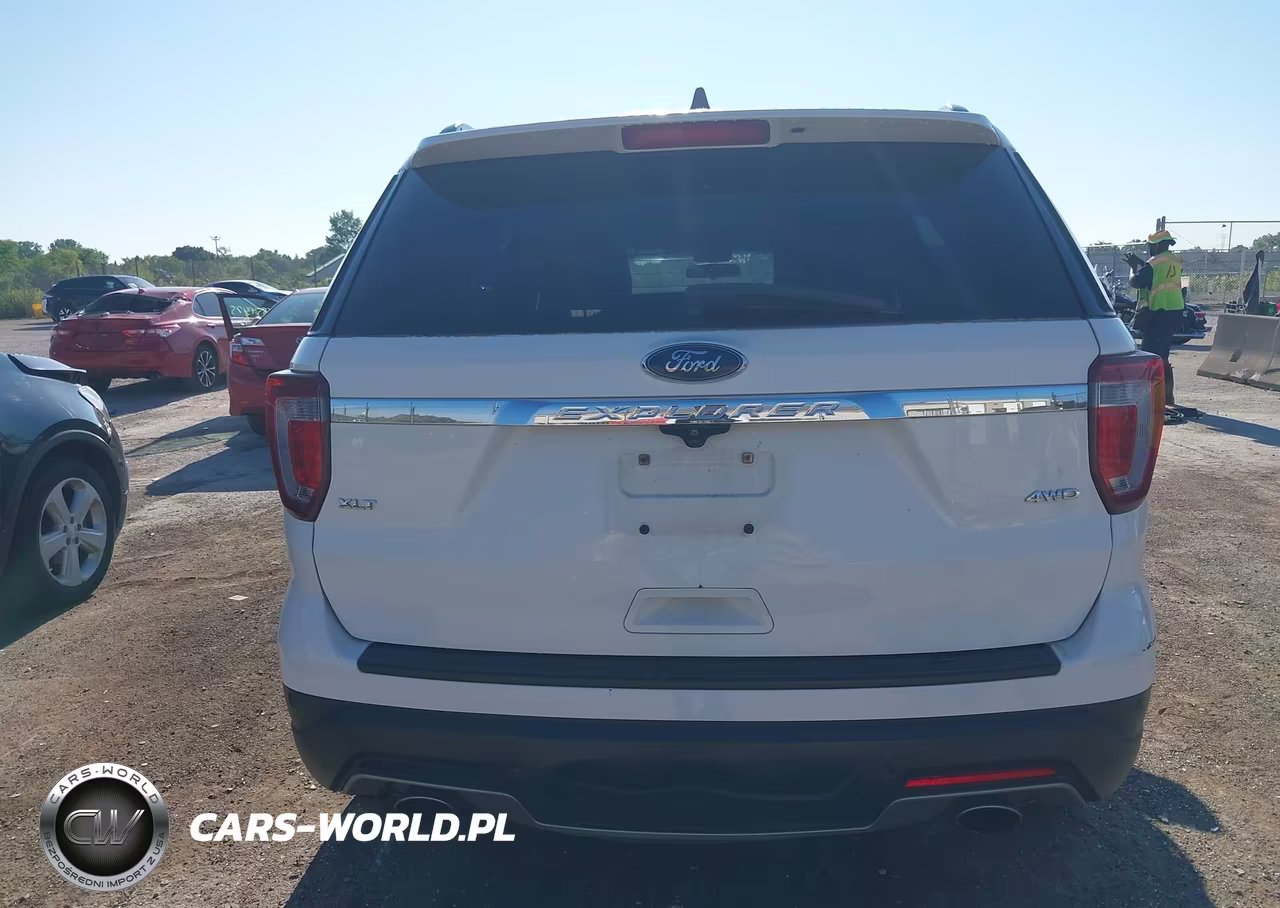 2018 Ford Explorer Xlt VIN:1FM5K8D80JGB60172 - 16
