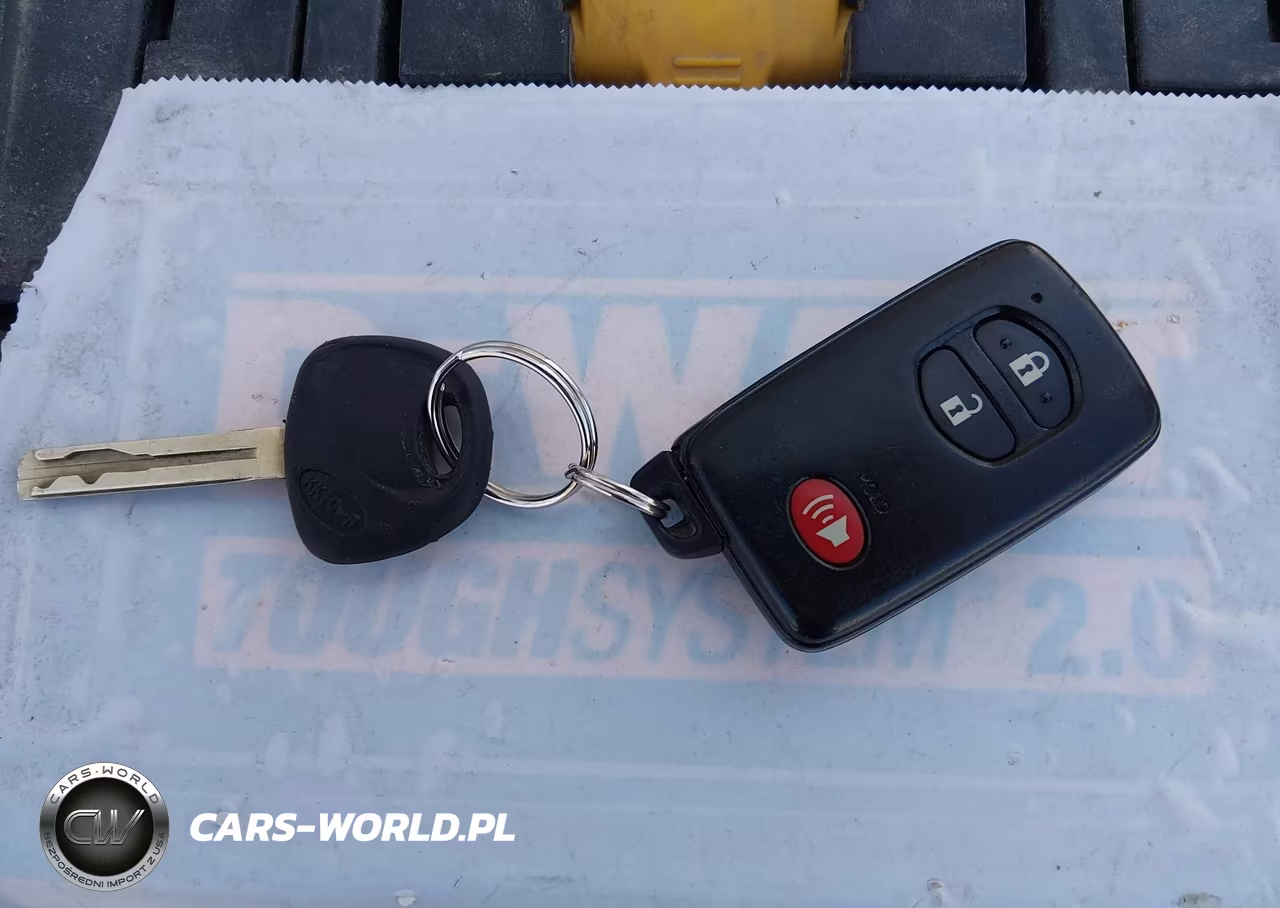 2013 Toyota Prius Two VIN:JTDKN3DU7D1645446 - 11