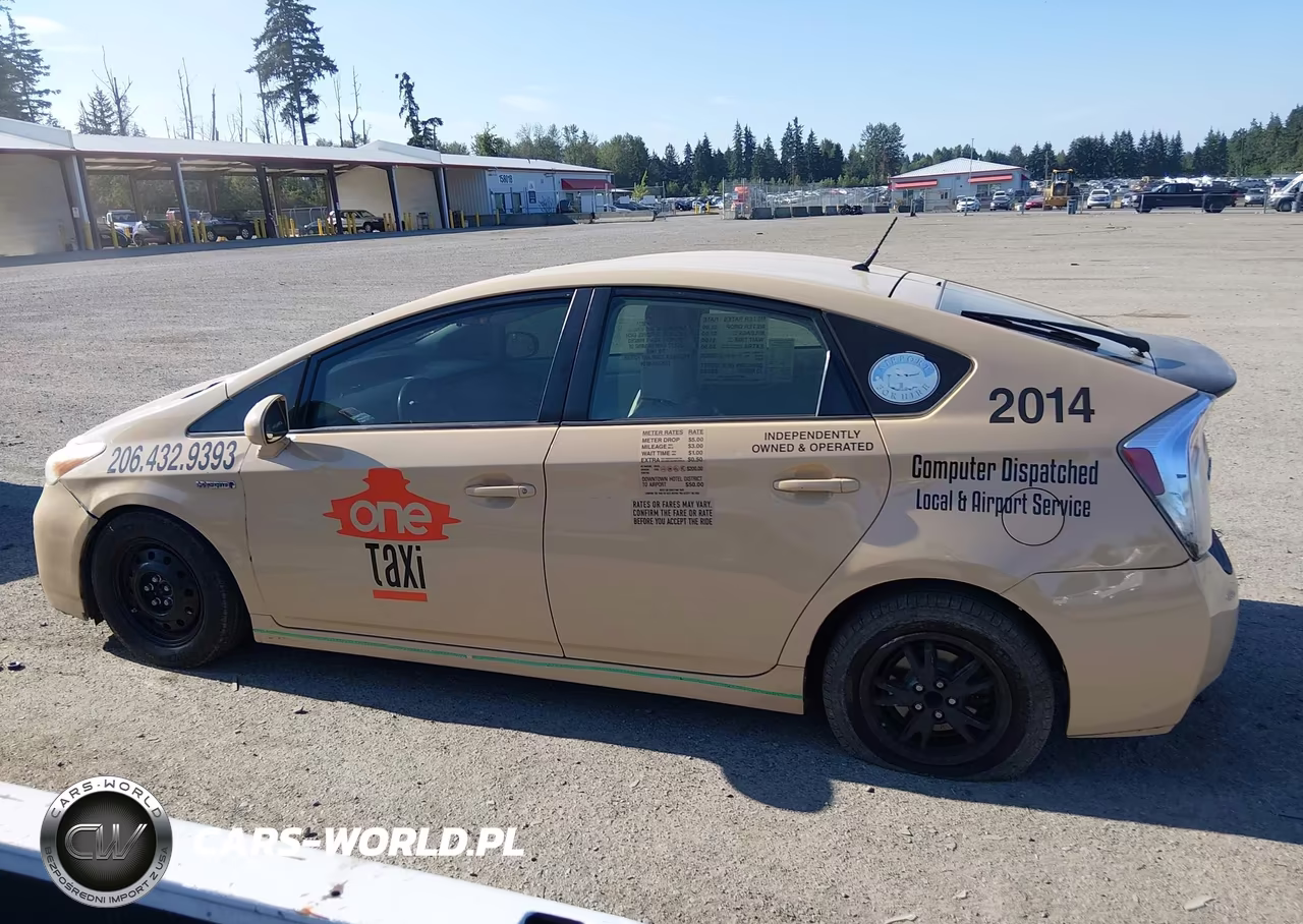 2013 Toyota Prius Two VIN:JTDKN3DU7D1645446 - 14
