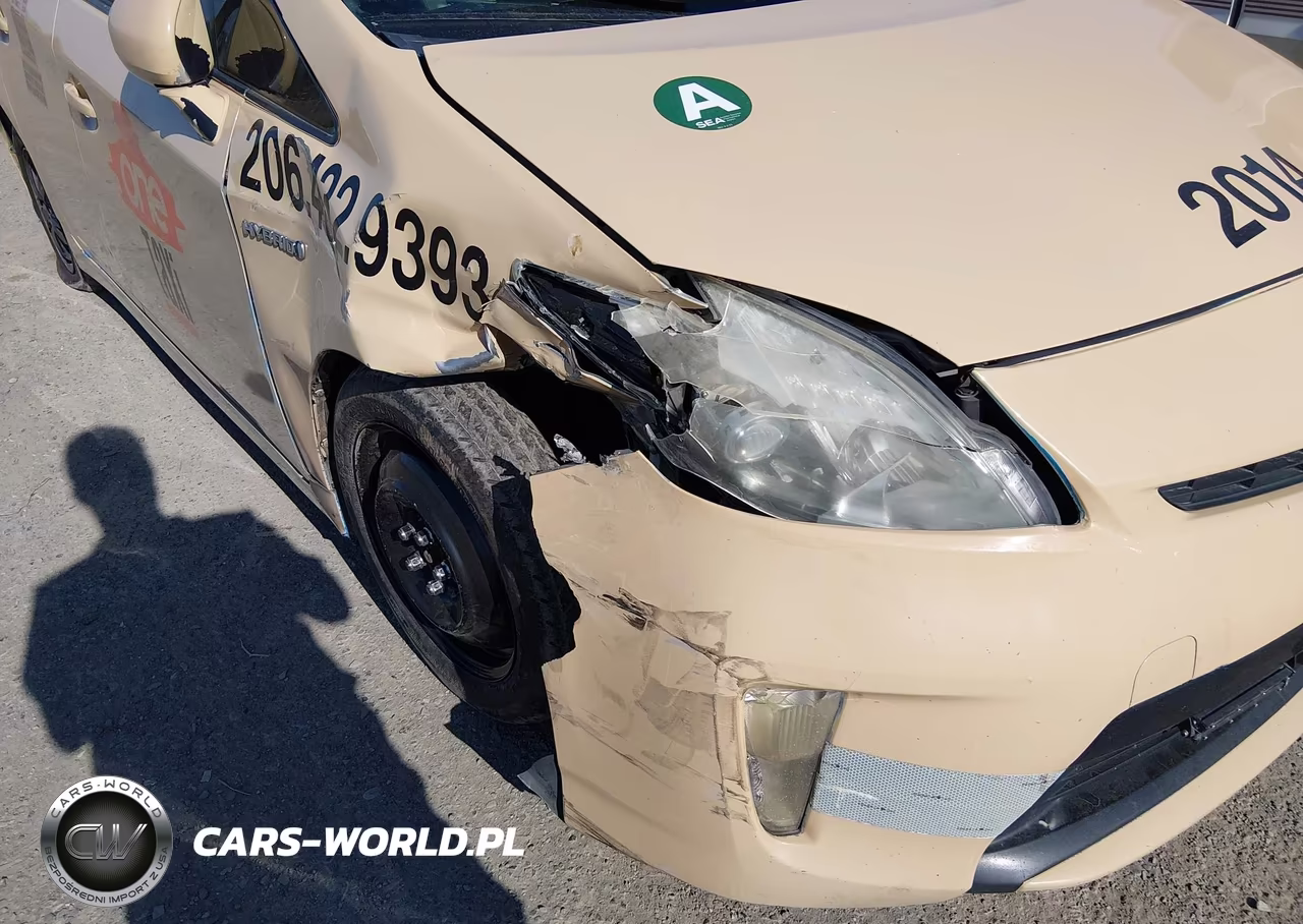 2013 Toyota Prius Two VIN:JTDKN3DU7D1645446 - 17