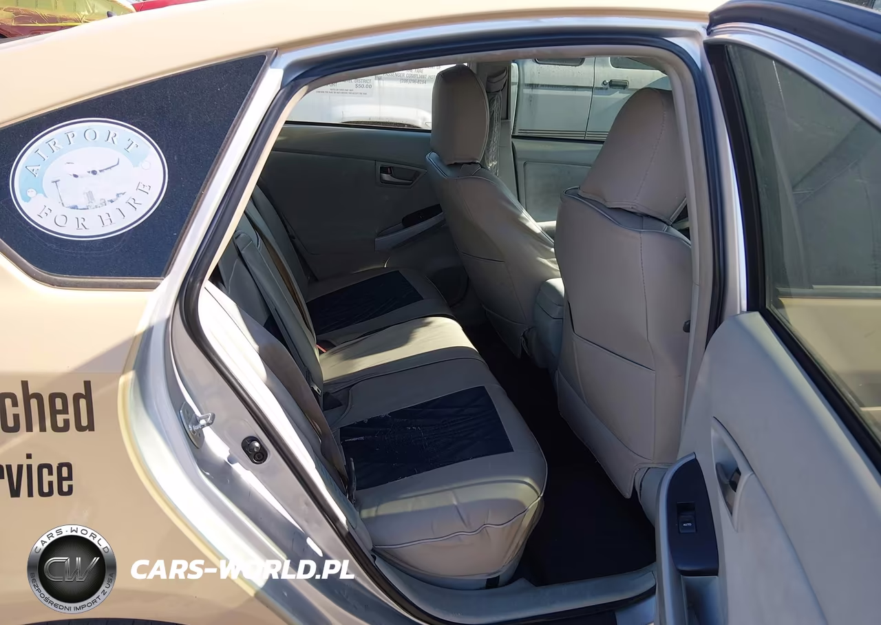 2013 Toyota Prius Two VIN:JTDKN3DU7D1645446 - 8