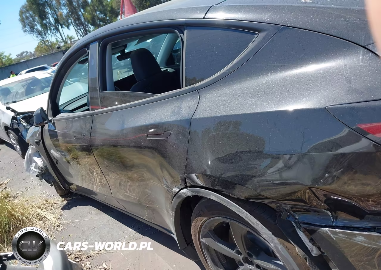 2026 Tesla Model Y Premium Rear-Wheel Drive-Rear-Wheel Drive VIN:7SAYGDED4TF395553 - 13