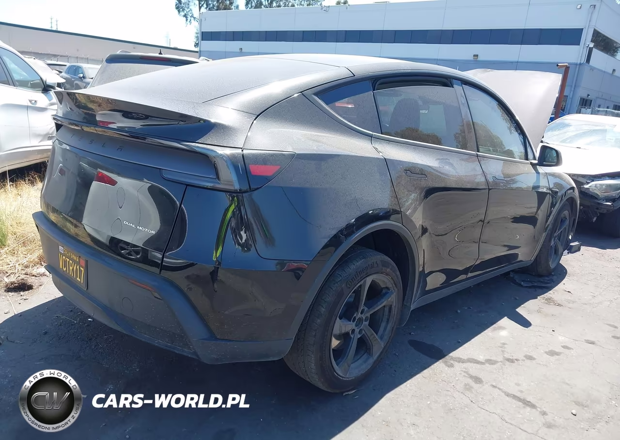 2026 Tesla Model Y Premium Rear-Wheel Drive-Rear-Wheel Drive VIN:7SAYGDED4TF395553 - 4