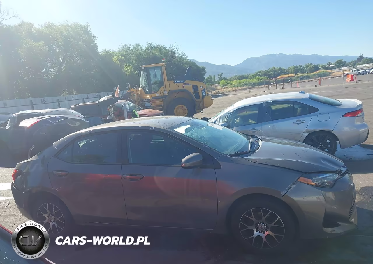 2017 Toyota Corolla Le VIN:2T1BURHE1HC941346 - 13