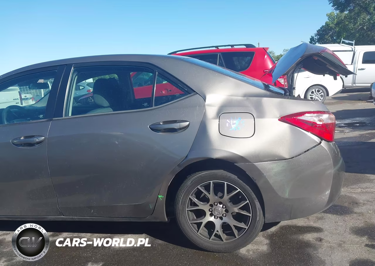 2017 Toyota Corolla Le VIN:2T1BURHE1HC941346 - 18