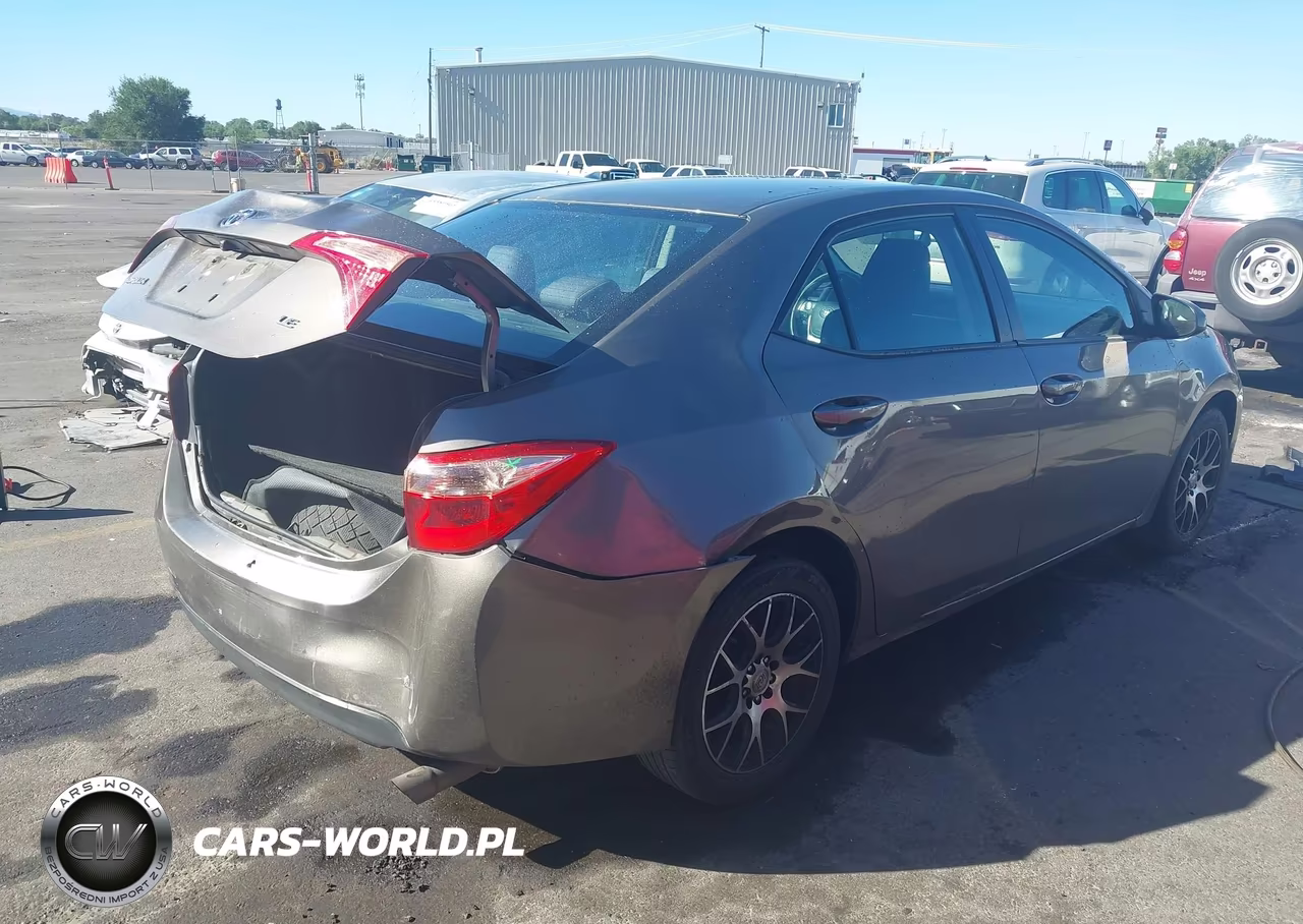 2017 Toyota Corolla Le VIN:2T1BURHE1HC941346 - 4