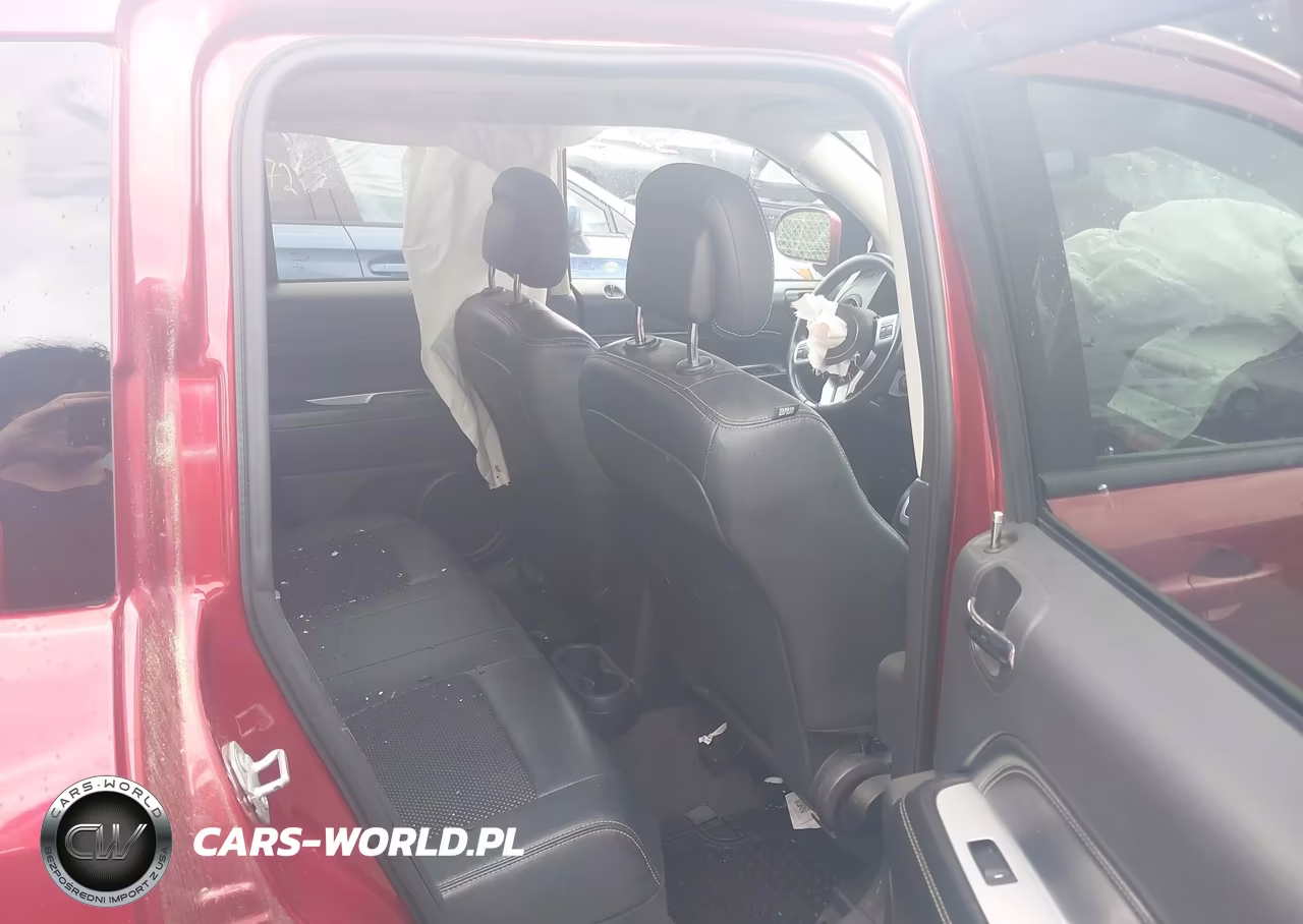 2016 Jeep Compass Latitude VIN:1C4NJDEB7GD758733 - 8