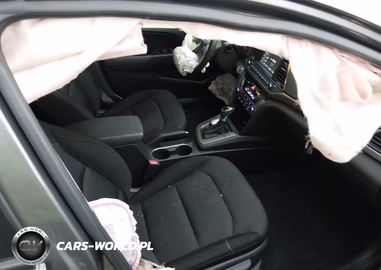 2018 Hyundai Elantra Value Edition VIN:5NPD84LF9JH368084 - 5