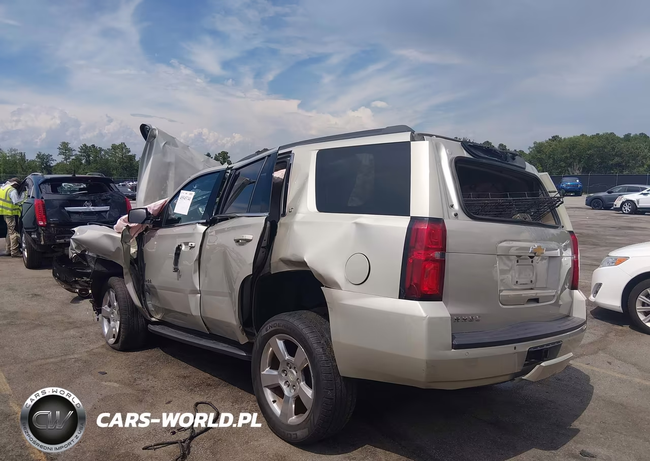 2017 Chevrolet Tahoe Lt VIN:1GNSKBKC4HR323763 - 3