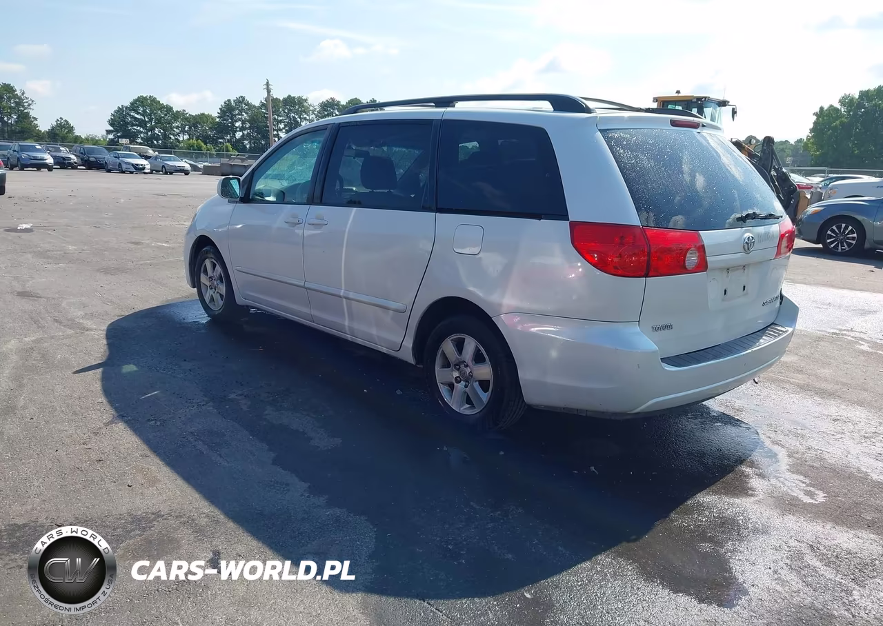 2010 Toyota Sienna Xle VIN:5TDYK4CC2AS315827 - 3