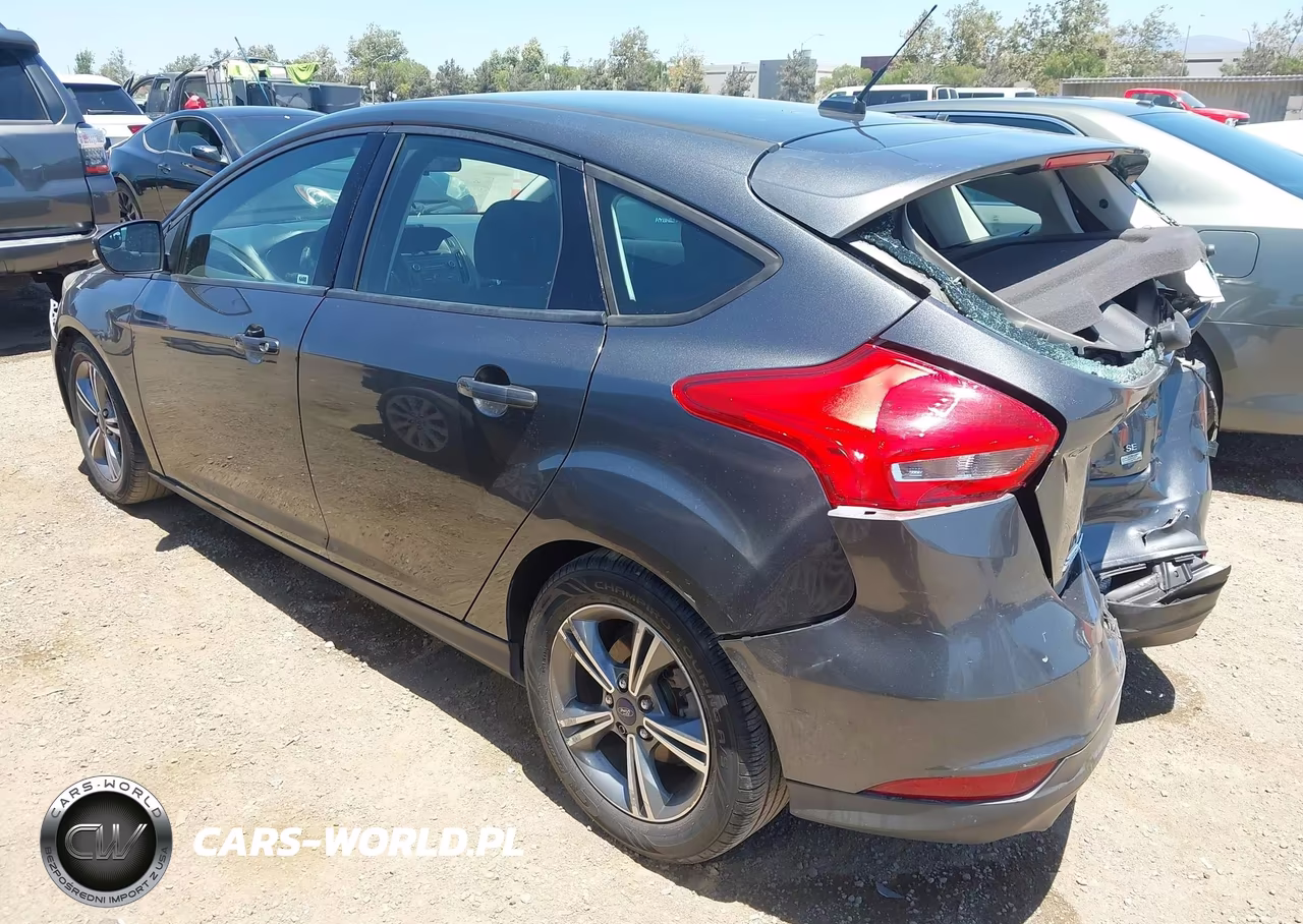 2016 Ford Focus Se VIN:1FADP3KE2GL380075 - 3