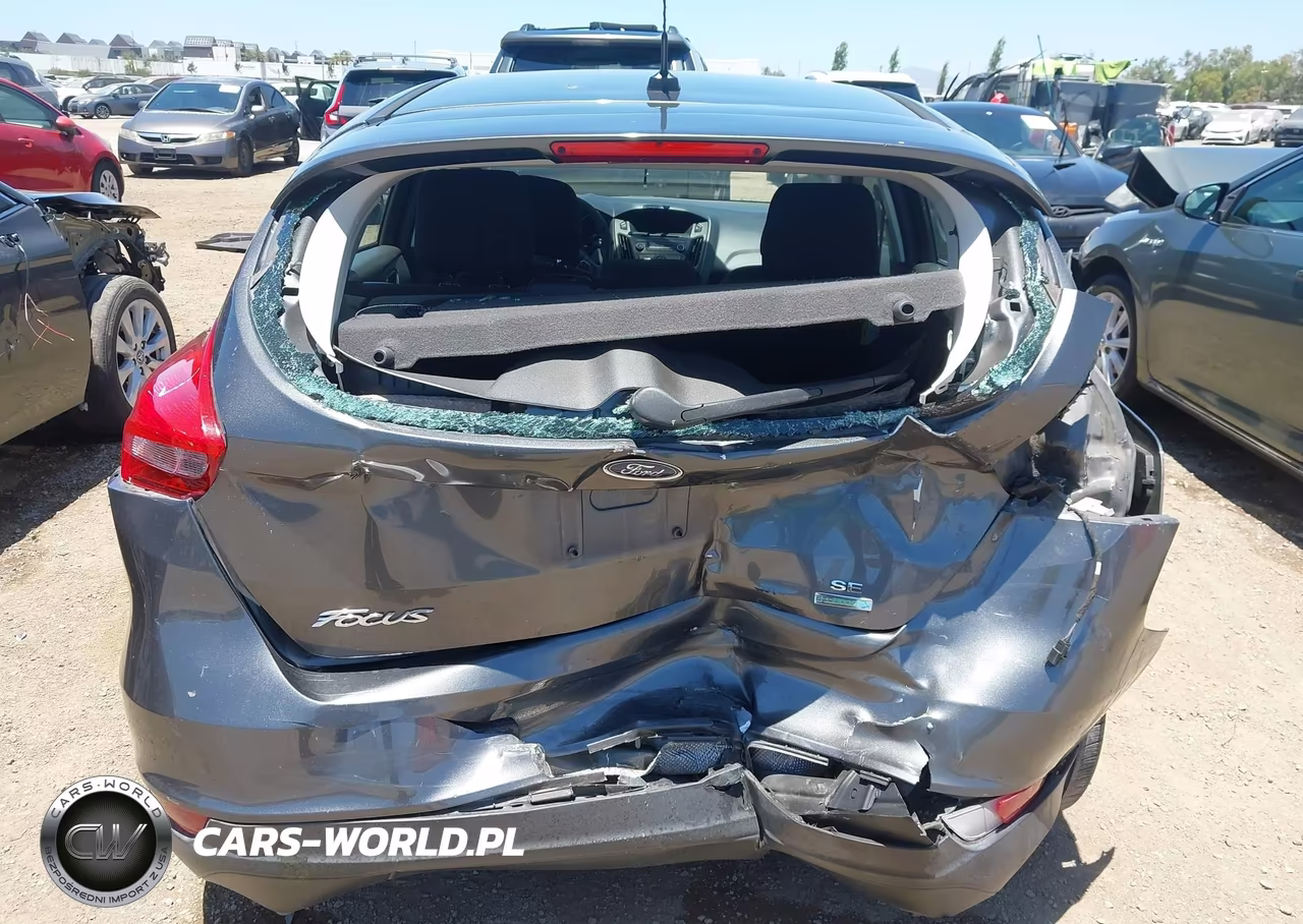 2016 Ford Focus Se VIN:1FADP3KE2GL380075 - 6