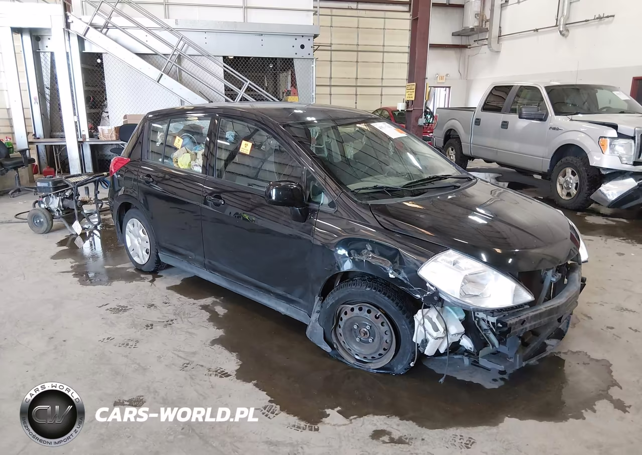 2010 Nissan Versa 1.8S – zdjęcie 1 z 17