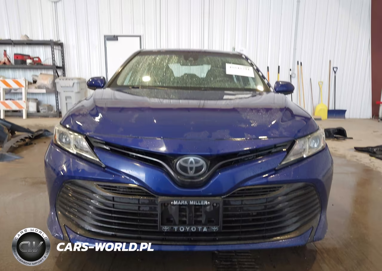 2018 Toyota Camry Le VIN:4T1B11HK8JU587961 - 13