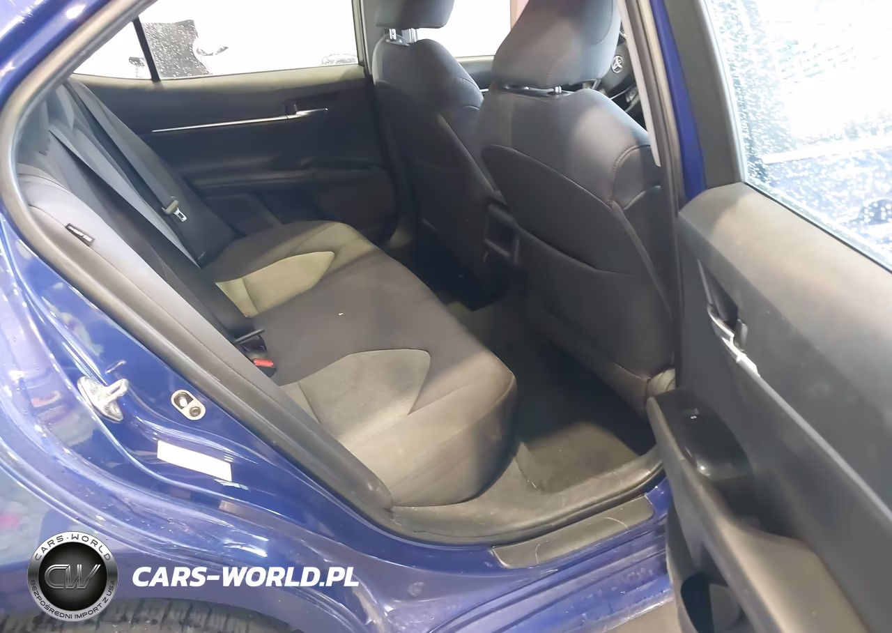 2018 Toyota Camry Le VIN:4T1B11HK8JU587961 - 8