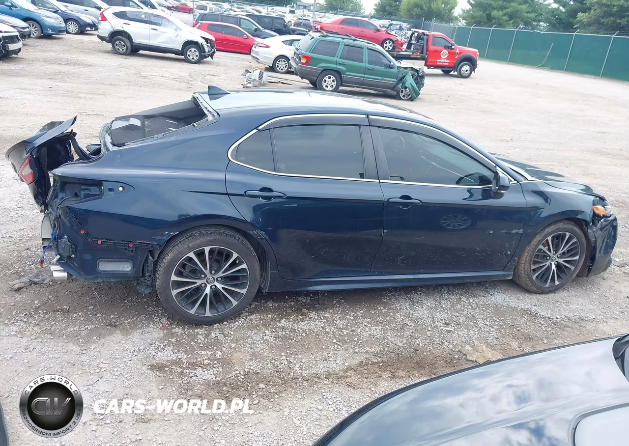 2018 Toyota Camry Se VIN:4T1B11HK3JU556861 - 14