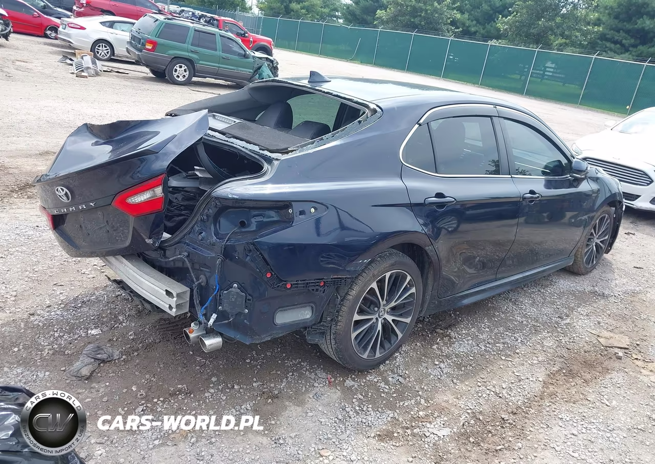 2018 Toyota Camry Se VIN:4T1B11HK3JU556861 - 4