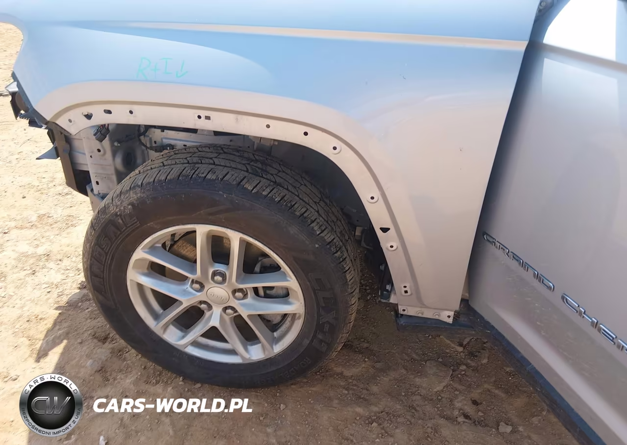 2023 Jeep Grand Cherokee L Laredo 4X4 VIN:1C4RJKAG8P8893879 - 6