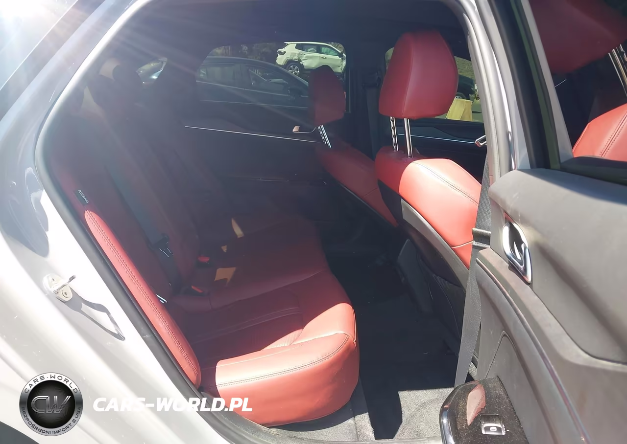 2025 Kia K5 Gt-Line VIN:KNAG64J74S5329304 - 8
