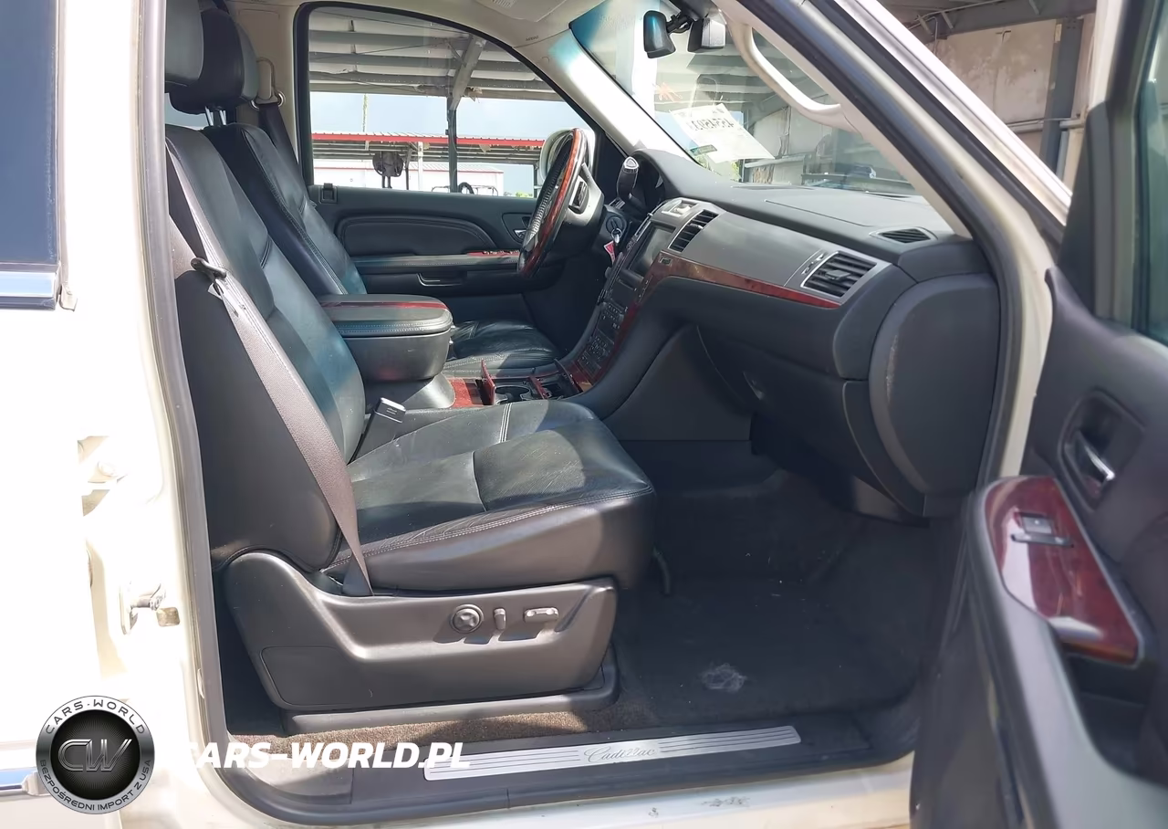 2008 Cadillac Escalade VIN:1GYFK63818R273586 - 5
