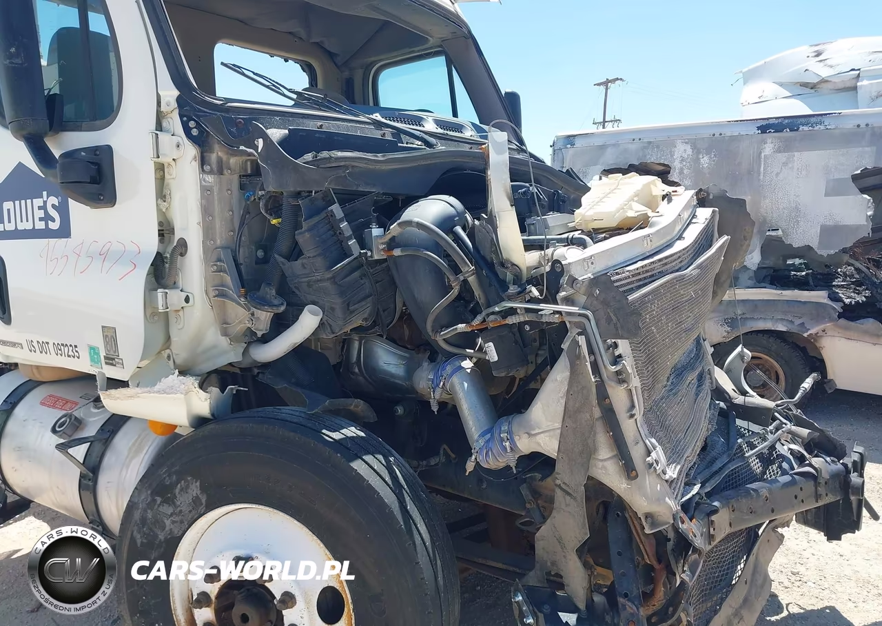 2011 Freightliner Cascadia 125 VIN:1FUJGEDR4BSAV3180 - 13