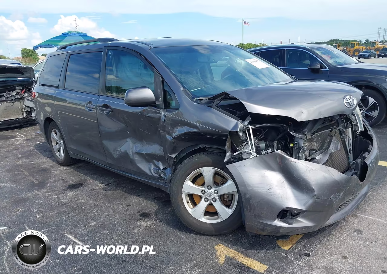 2017 Toyota Sienna Le 8 Passenger