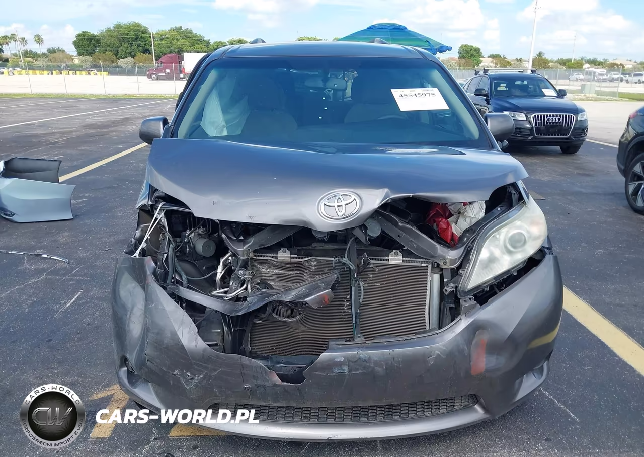 2017 Toyota Sienna Le 8 Passenger VIN:5TDKZ3DC6HS870817 - 12