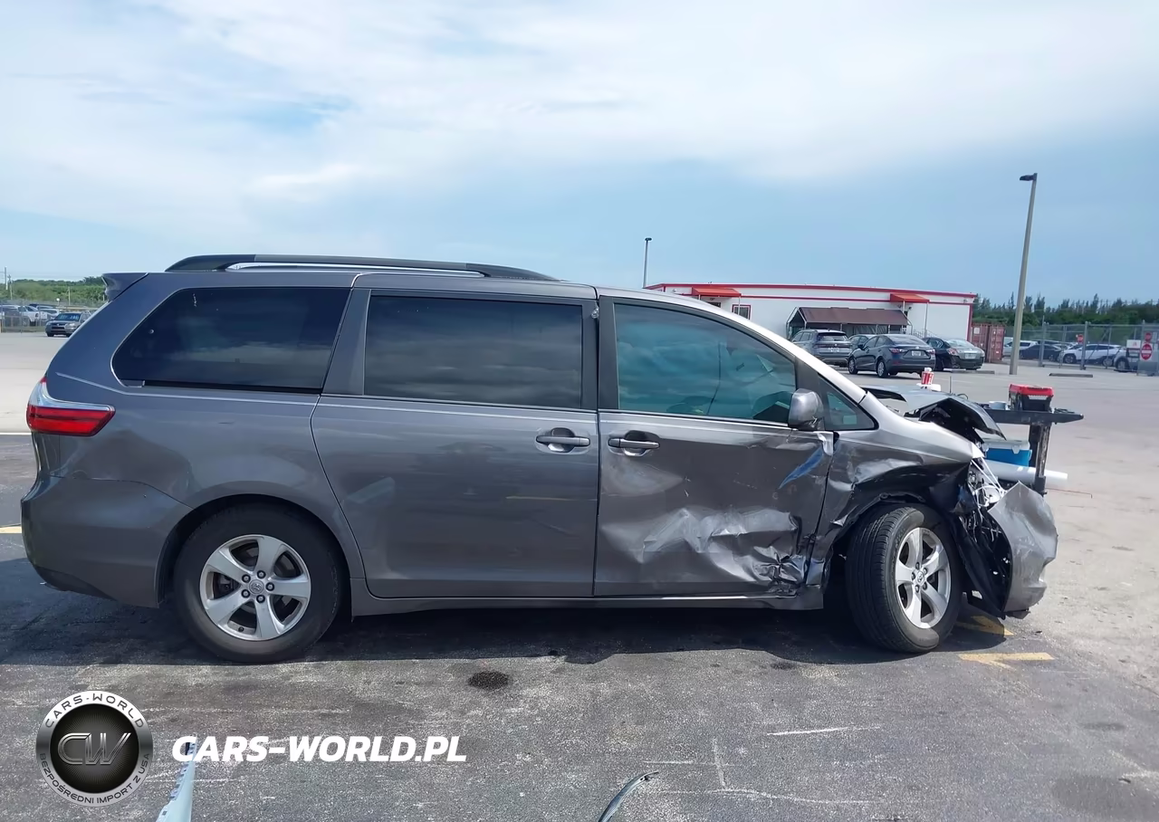 2017 Toyota Sienna Le 8 Passenger VIN:5TDKZ3DC6HS870817 - 13