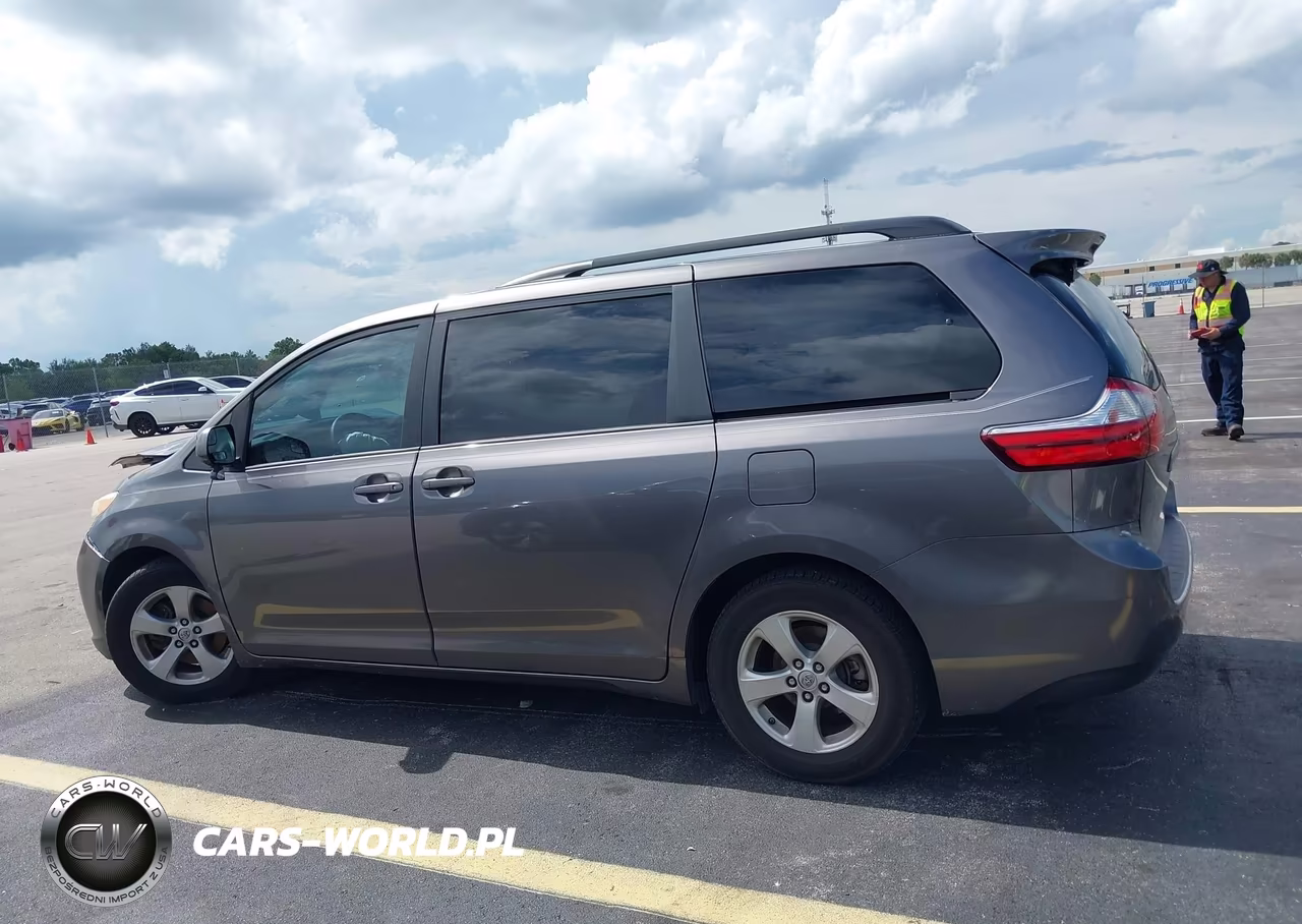 2017 Toyota Sienna Le 8 Passenger VIN:5TDKZ3DC6HS870817 - 14