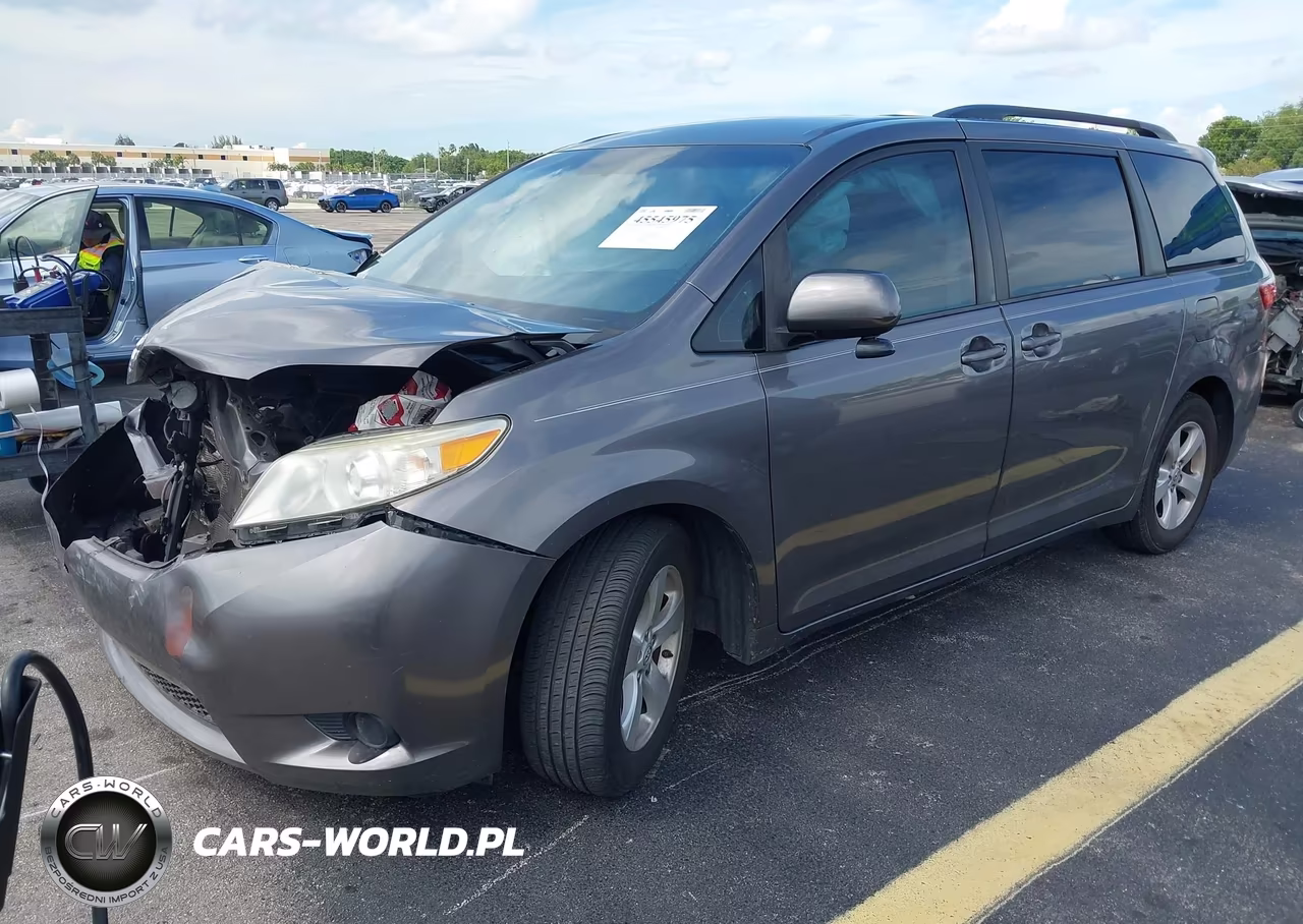 2017 Toyota Sienna Le 8 Passenger VIN:5TDKZ3DC6HS870817 - 2